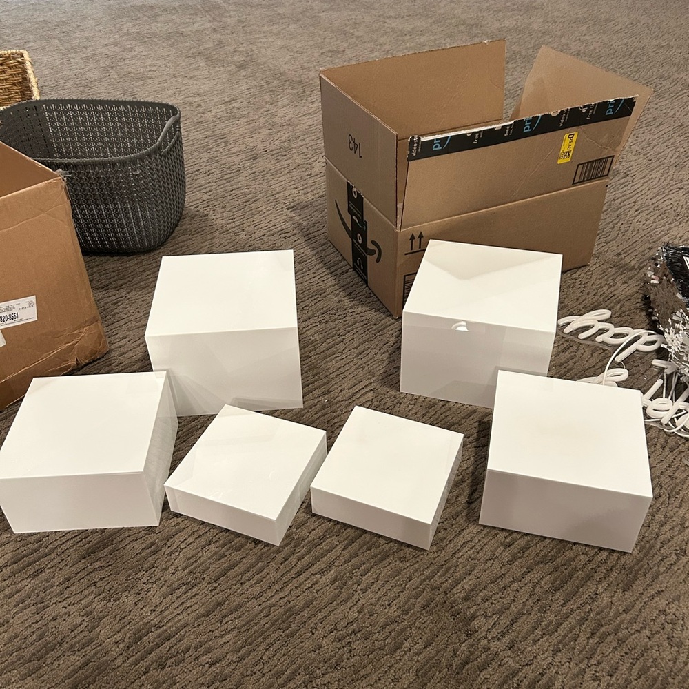 Set of White cake risers